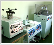 Wet precision cut-off machine (back)
Test material polishing machine (middle)
Test material embedding machine (front)